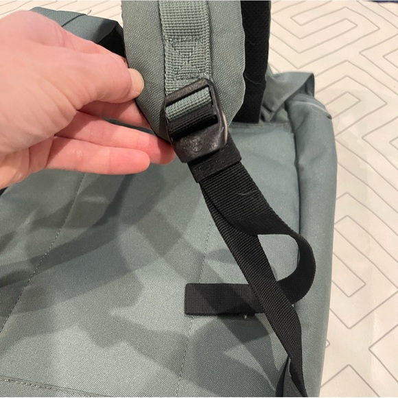 Herschel Retreat Computer Backpack - Picture 9 of 14